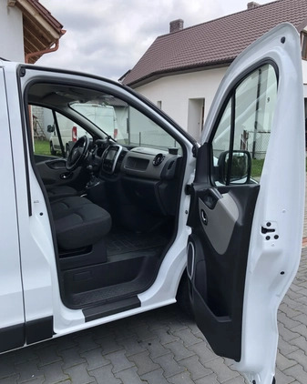 Renault Trafic cena 59500 przebieg: 197000, rok produkcji 2017 z Ciechanowiec małe 254